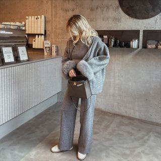 Ten jeden dokonaly vlneny kabatek na podzim, zimu i brzke jaro. Classy, zensky a nadcasovy. Mame ho 😍. Kabatek Tracy -...